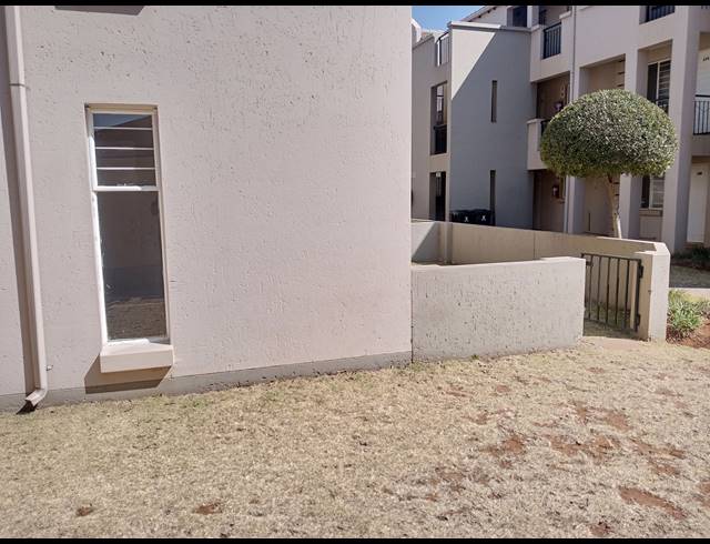 2 BEDROOM SECTIONAL TITLE FOR SALE IN KLIPPOORTJE